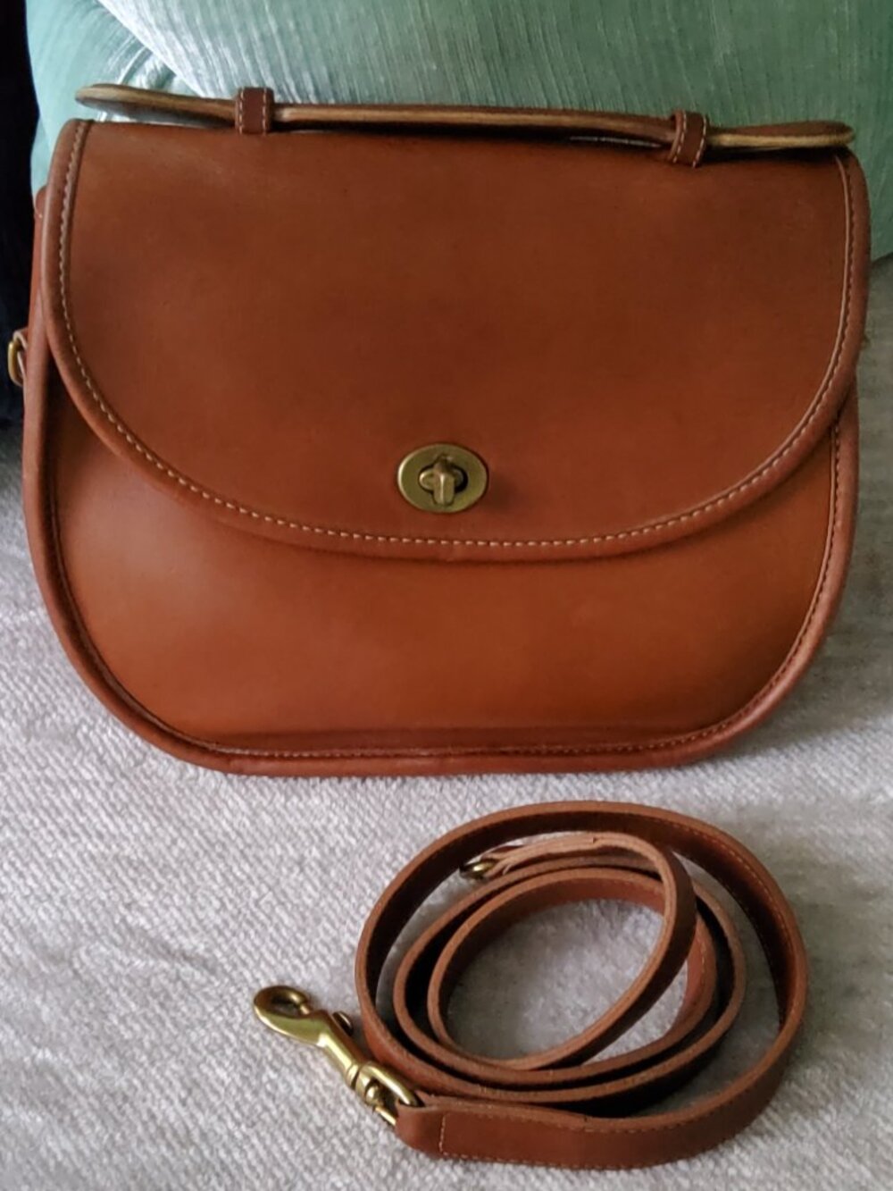 Vintage Coach 9860 Small Plaza Bag in British Tan + Hangatg